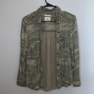 American Eagle camp button down